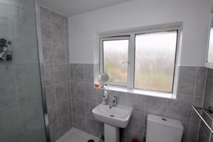 Shower room- click for photo gallery